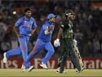 Munaf Patel dismissed Mohammad Hafeez.