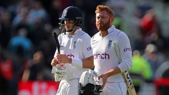 Joe Root and Jonny Bairstow walk back after the fourth day's play,&nbsp;