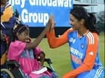 Smriti Mandhana with the young Sri Lankan fan after IND W vs PAK W match