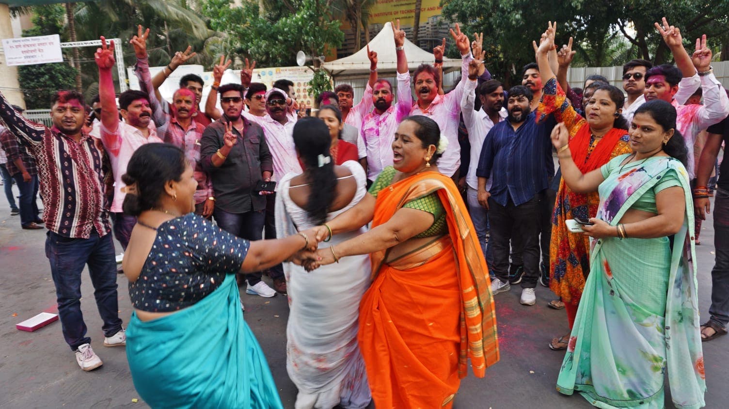 Shiv Sena (Eknath Shinde) party workers celebrate in Thane as Naresh Mhaske inches victory  (Praful Gangurde / HT Photo)