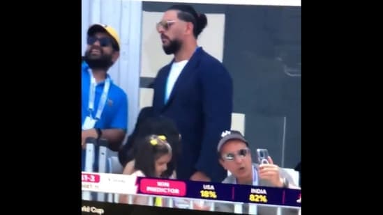 Yuvraj Singh posing for a selfie during India vs United States match on June 12. 