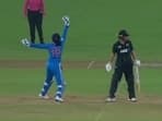 Sophie Devine was run out in a bizarre fashion during the 1st ODI